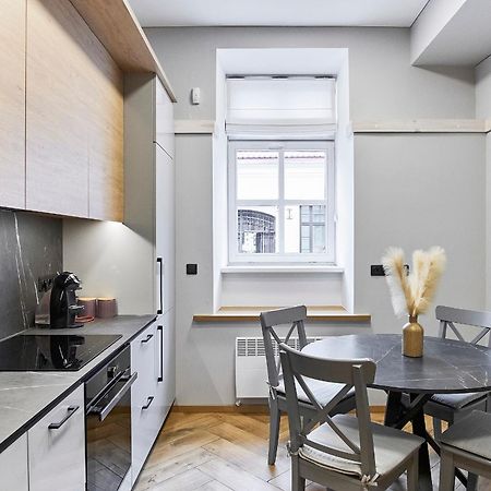 Cosy And Authentic Apartment In Vilnius Old Town ภายนอก รูปภาพ